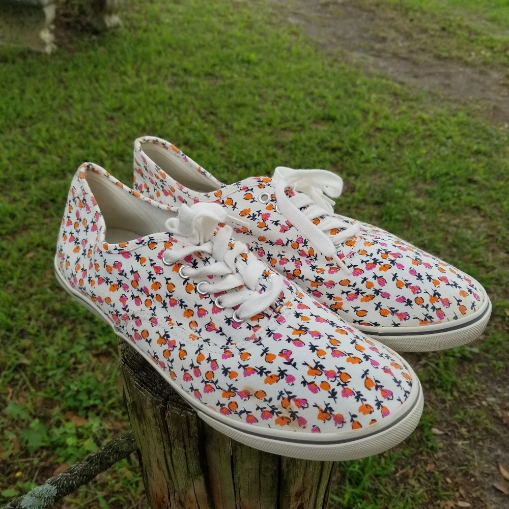 Aeropostale floral flats sneakers ditzy floral cottage core sz 10M—great shape